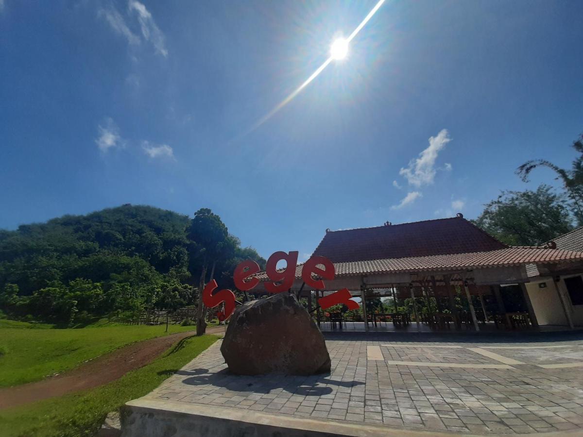 Hostel Seger Nusantara Kalisat Exteriér fotografie