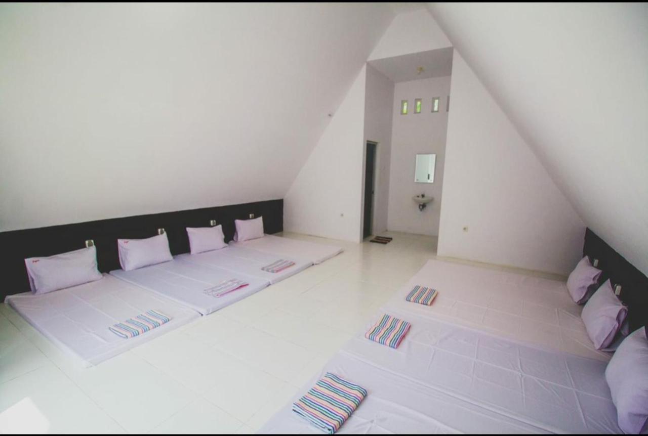 Hostel Seger Nusantara Kalisat Exteriér fotografie